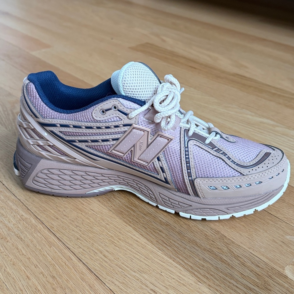 New Balance 1906R Sneaker 7Mens / 8.5 Women’s - Picture 3 of 7